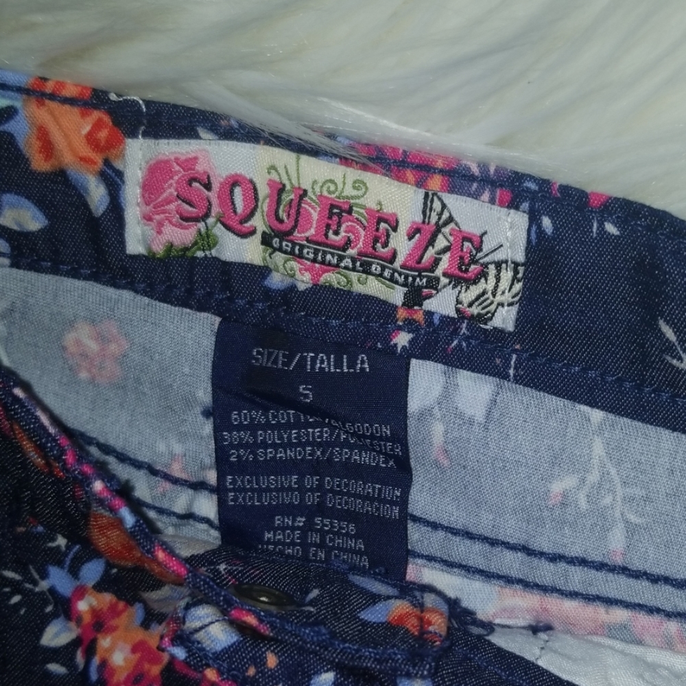 Squeeze - Picture 4 of 4